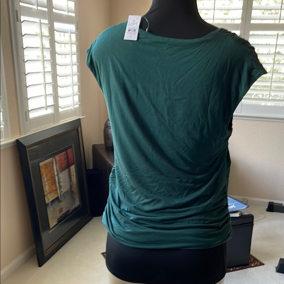 Green Ruched Cap Sleeve Blouse - Picture 3 of 4